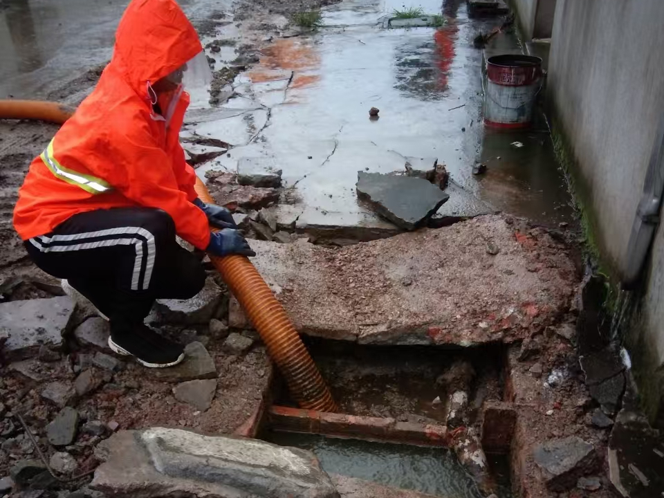 珠海专业清理污水池 炜誉市政以规范流程守护城市 “肠道”